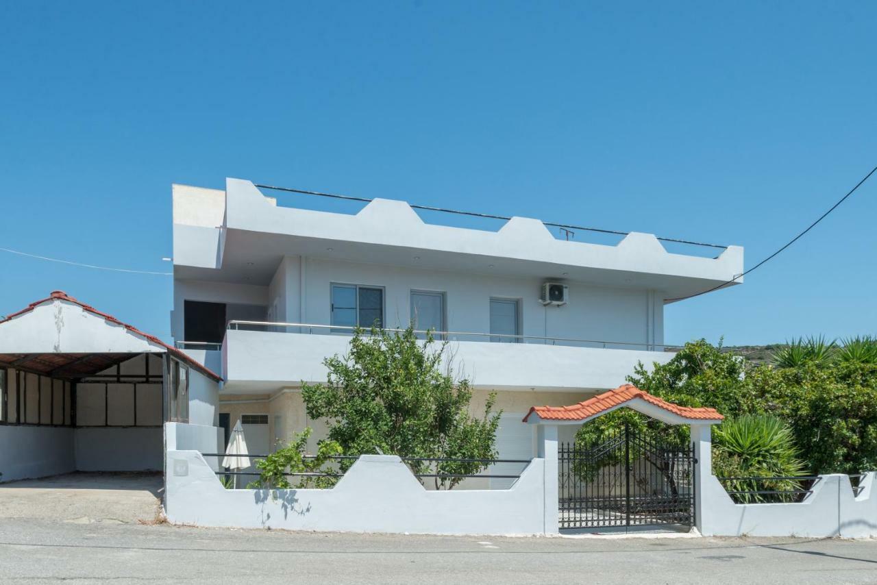 Paulsia Apartments Psinthos エクステリア 写真