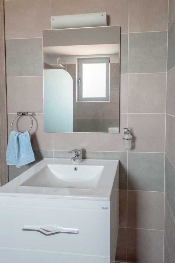 Paulsia Apartments Psinthos エクステリア 写真