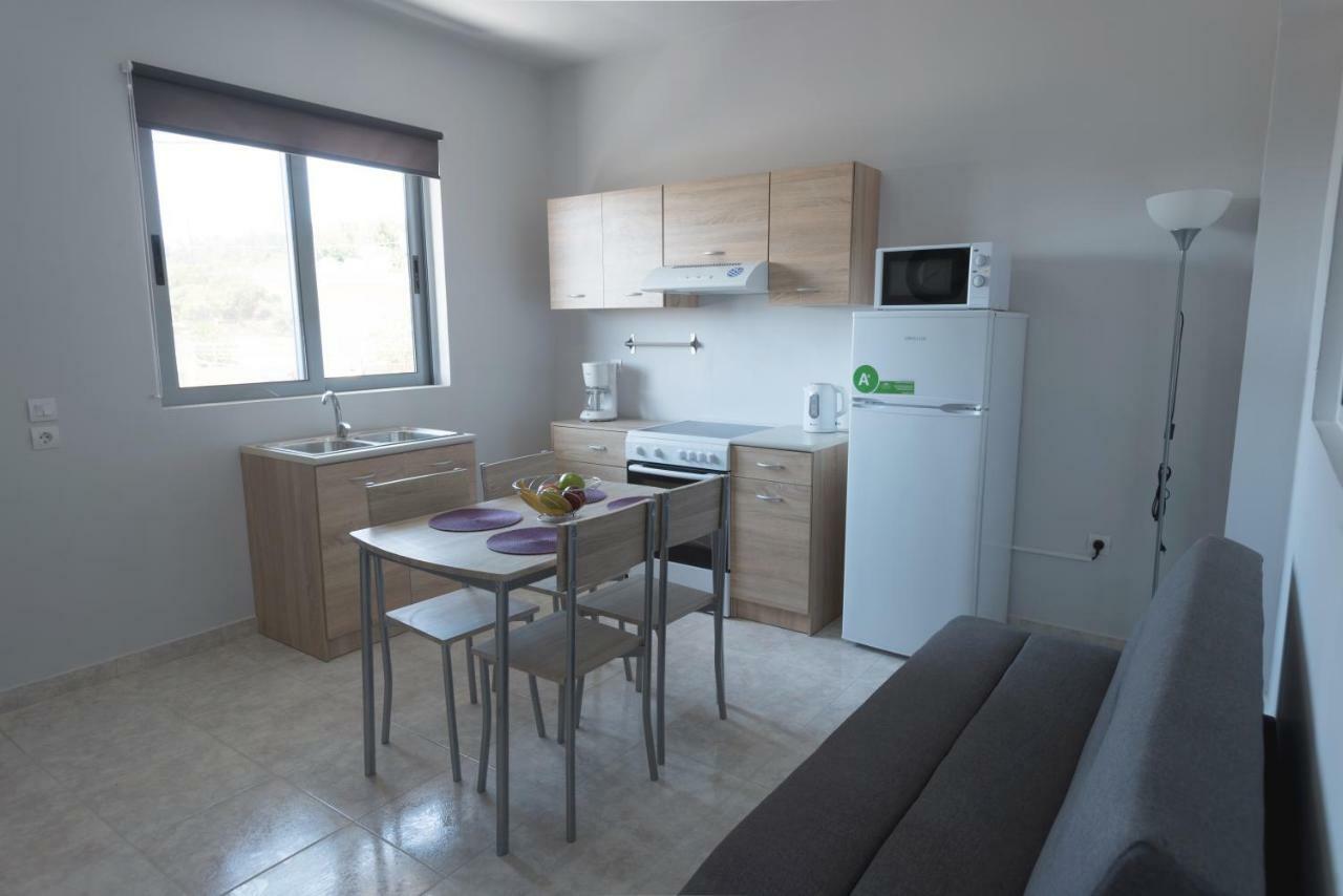 Paulsia Apartments Psinthos エクステリア 写真