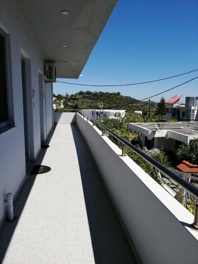 Paulsia Apartments Psinthos エクステリア 写真