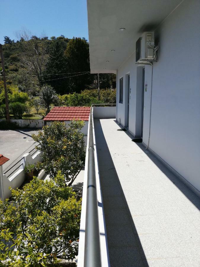 Paulsia Apartments Psinthos エクステリア 写真